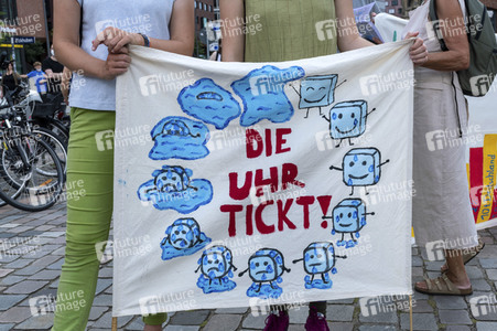 Bündnisdemo zu Klimarassismus und Klimaflucht von Friday for Future in Hamburg