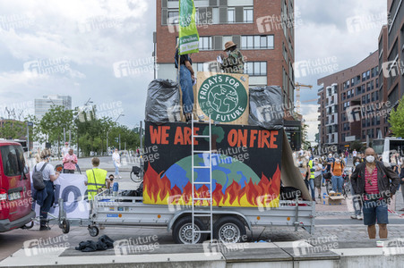 Bündnisdemo zu Klimarassismus und Klimaflucht von Friday for Future in Hamburg