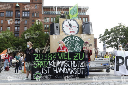 Bündnisdemo zu Klimarassismus und Klimaflucht von Friday for Future in Hamburg