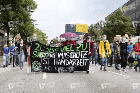 Bündnisdemo zu Klimarassismus und Klimaflucht von Friday for Future in Hamburg