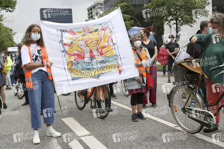 Bündnisdemo zu Klimarassismus und Klimaflucht von Friday for Future in Hamburg
