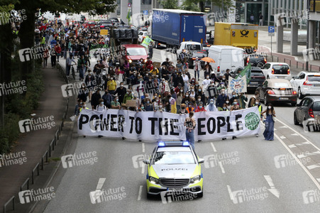 Bündnisdemo zu Klimarassismus und Klimaflucht von Friday for Future in Hamburg