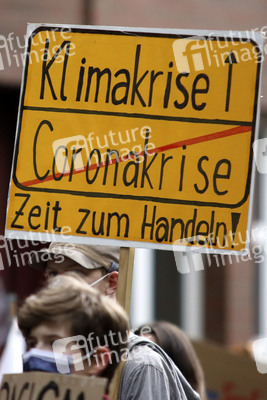 Bündnisdemo zu Klimarassismus und Klimaflucht von Friday for Future in Hamburg