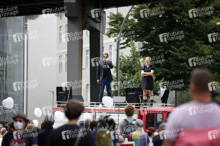 Querdenker-Trauerzug in Gedenken an Sascha in Berlin