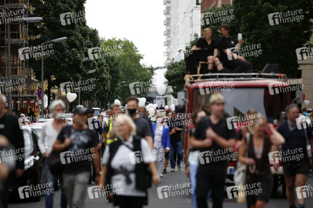 Querdenker-Trauerzug in Gedenken an Sascha in Berlin