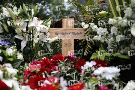 Grab von Alfred Biolek in Köln