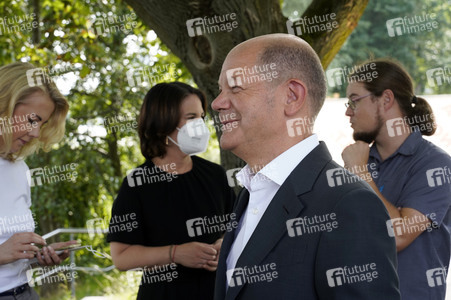 Olaf Scholz und Annalena Baerbock bei der Veranstaltung 'Frauen Stimmen Gewinnen' in Potsdam