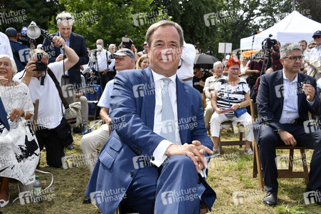 Armin Laschet bei einer Gedenkveranstaltung zum 60. Jahrestag des Baus der Berliner Mauer in Potsdam