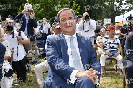 Armin Laschet bei einer Gedenkveranstaltung zum 60. Jahrestag des Baus der Berliner Mauer in Potsdam