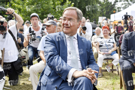 Armin Laschet bei einer Gedenkveranstaltung zum 60. Jahrestag des Baus der Berliner Mauer in Potsdam