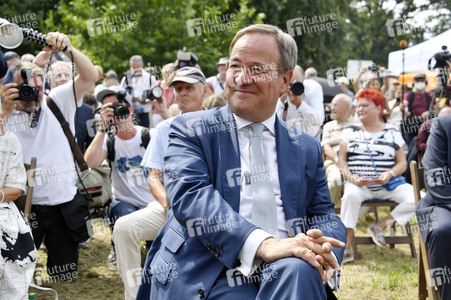 Armin Laschet bei einer Gedenkveranstaltung zum 60. Jahrestag des Baus der Berliner Mauer in Potsdam