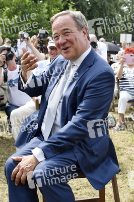 Armin Laschet bei einer Gedenkveranstaltung zum 60. Jahrestag des Baus der Berliner Mauer in Potsdam