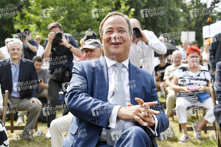 Armin Laschet bei einer Gedenkveranstaltung zum 60. Jahrestag des Baus der Berliner Mauer in Potsdam