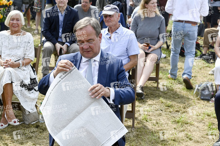 Armin Laschet bei einer Gedenkveranstaltung zum 60. Jahrestag des Baus der Berliner Mauer in Potsdam