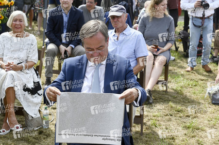 Armin Laschet bei einer Gedenkveranstaltung zum 60. Jahrestag des Baus der Berliner Mauer in Potsdam