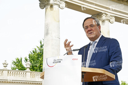 Armin Laschet bei einer Gedenkveranstaltung zum 60. Jahrestag des Baus der Berliner Mauer in Potsdam