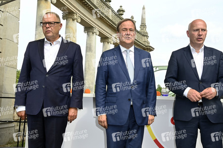 Armin Laschet bei einer Gedenkveranstaltung zum 60. Jahrestag des Baus der Berliner Mauer in Potsdam