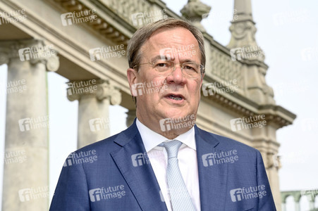 Armin Laschet bei einer Gedenkveranstaltung zum 60. Jahrestag des Baus der Berliner Mauer in Potsdam