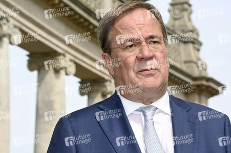 Armin Laschet bei einer Gedenkveranstaltung zum 60. Jahrestag des Baus der Berliner Mauer in Potsdam