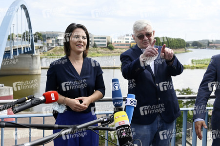 Besuch von Kanlzerkandidatin Annalena Baerbock und Joschka Fischer in Frankfurt (Oder)