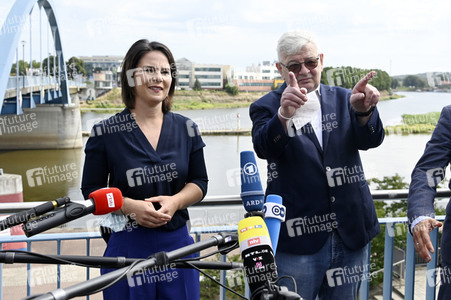 Besuch von Kanlzerkandidatin Annalena Baerbock und Joschka Fischer in Frankfurt (Oder)