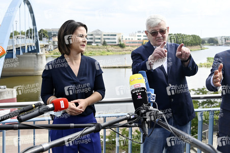 Besuch von Kanlzerkandidatin Annalena Baerbock und Joschka Fischer in Frankfurt (Oder)