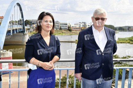 Besuch von Kanlzerkandidatin Annalena Baerbock und Joschka Fischer in Frankfurt (Oder)