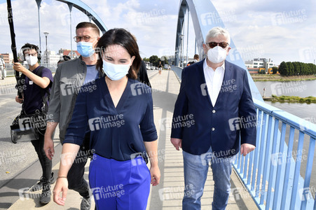 Besuch von Kanlzerkandidatin Annalena Baerbock und Joschka Fischer in Frankfurt (Oder)