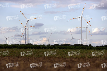 Symbolfoto Windräder