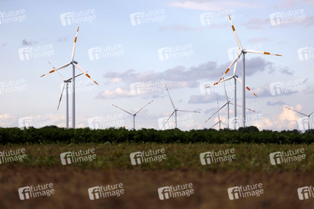 Symbolfoto Windräder