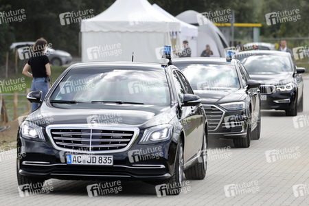 Armin Laschet bei der Inbetriebnahme das Pumpwerks Oberhausen