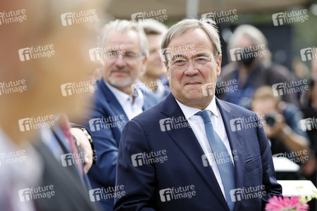 Armin Laschet bei der Inbetriebnahme das Pumpwerks Oberhausen