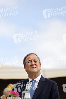 Armin Laschet bei der Inbetriebnahme das Pumpwerks Oberhausen