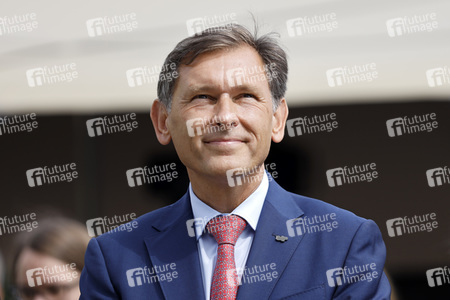 Armin Laschet bei der Inbetriebnahme das Pumpwerks Oberhausen