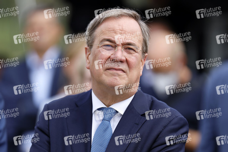 Armin Laschet bei der Inbetriebnahme das Pumpwerks Oberhausen