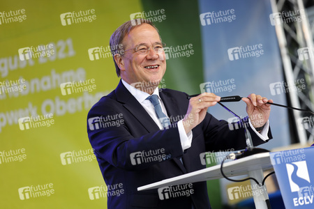 Armin Laschet bei der Inbetriebnahme das Pumpwerks Oberhausen