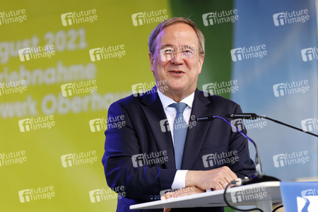 Armin Laschet bei der Inbetriebnahme das Pumpwerks Oberhausen