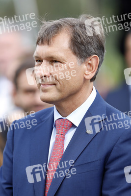 Armin Laschet bei der Inbetriebnahme das Pumpwerks Oberhausen