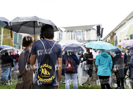 Demonstration 'Luftbrücke jetzt! Schafft sichere Fluchtwege aus Afghanistan!' in Berlin