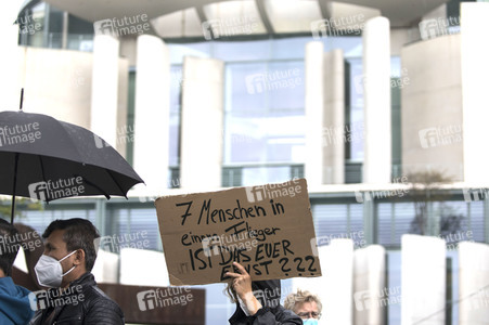 Demonstration 'Luftbrücke jetzt! Schafft sichere Fluchtwege aus Afghanistan!' in Berlin