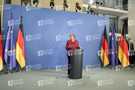 Pressekonferenz mit Angela Merkel zur Lage in Afghanistan in Berlin