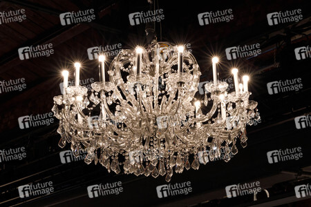 Symbolfoto Kronleuchter