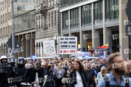 Demonstration von Kritikern der Corona-Maßnahmen in Berlin