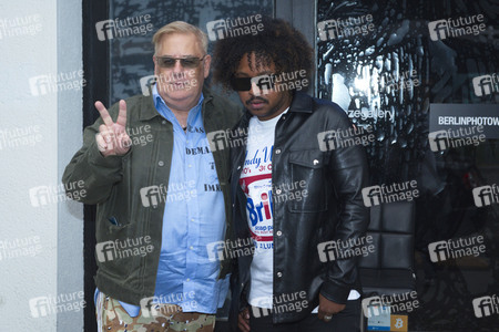 Vernissage 'Twins Meet Twins' in Berlin