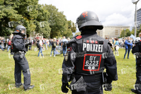 Demonstration von Kritikern der Corona-Maßnahmen in Berlin