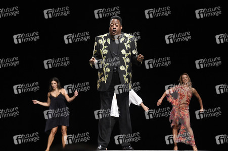 Pressecocktail zur Souldance Show 'Candle Light Cocktail' in Berlin