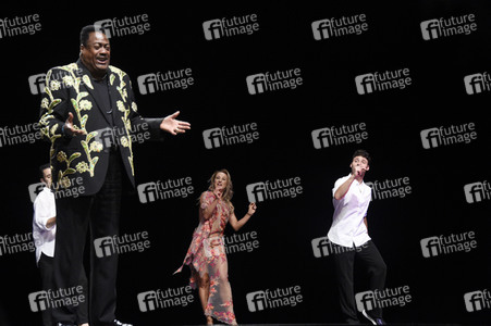 Pressecocktail zur Souldance Show 'Candle Light Cocktail' in Berlin