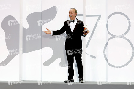 Goldener Löwe für Roberto Benigni, Internationale Filmfestspiele von Venedig 2021