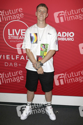 Nathan Evans bei Radio Hamburg