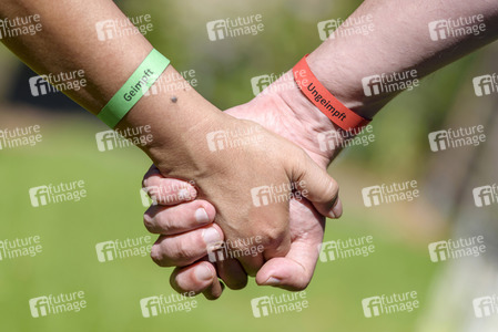 Symbolfoto geimpft und ungeimpft